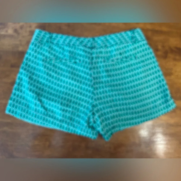 Banana Republic Women's Green Geometric Print Low Rise Shorts size 4 - Picture 4 of 5